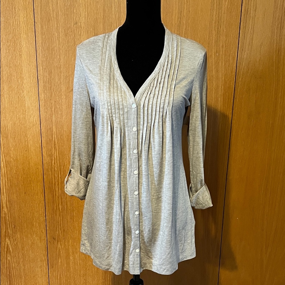 Banana Republic Women's Long Sleeve Pleated Front Button Blouse Sz. Small.